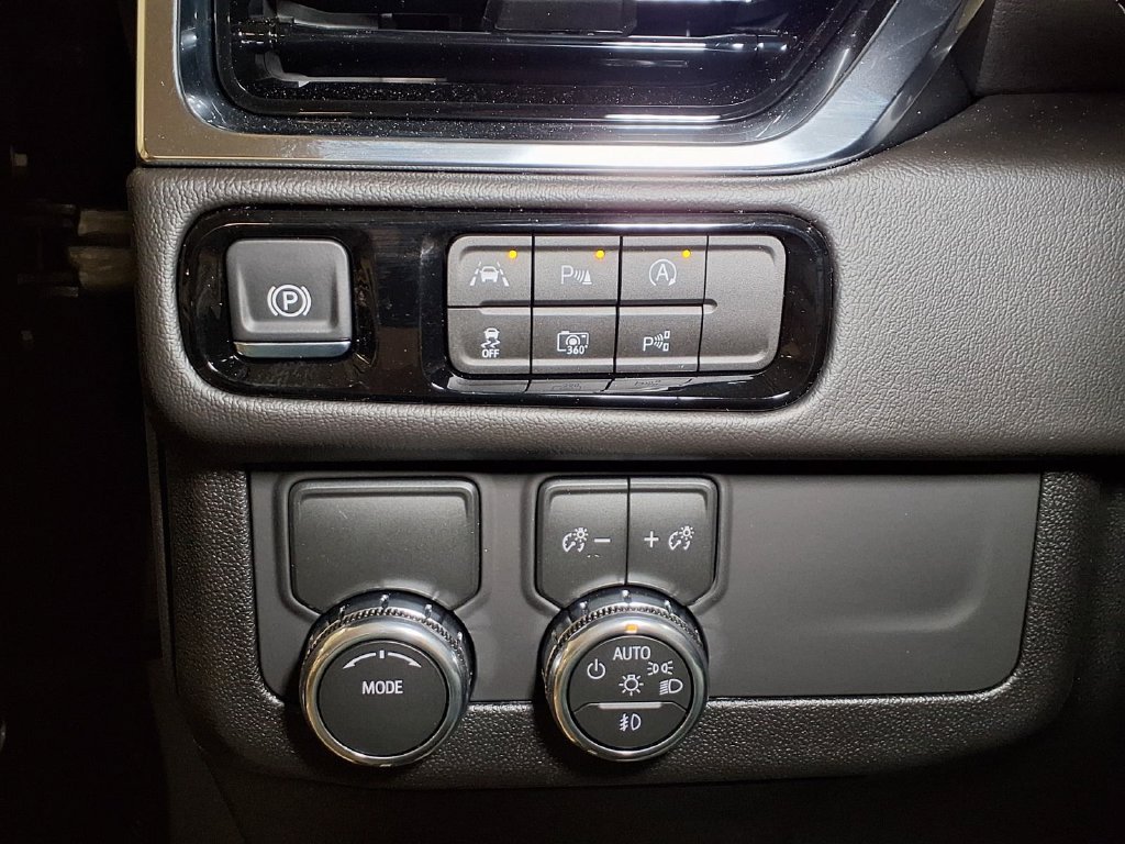 2026 GMC Yukon XL Denali - Photo 17