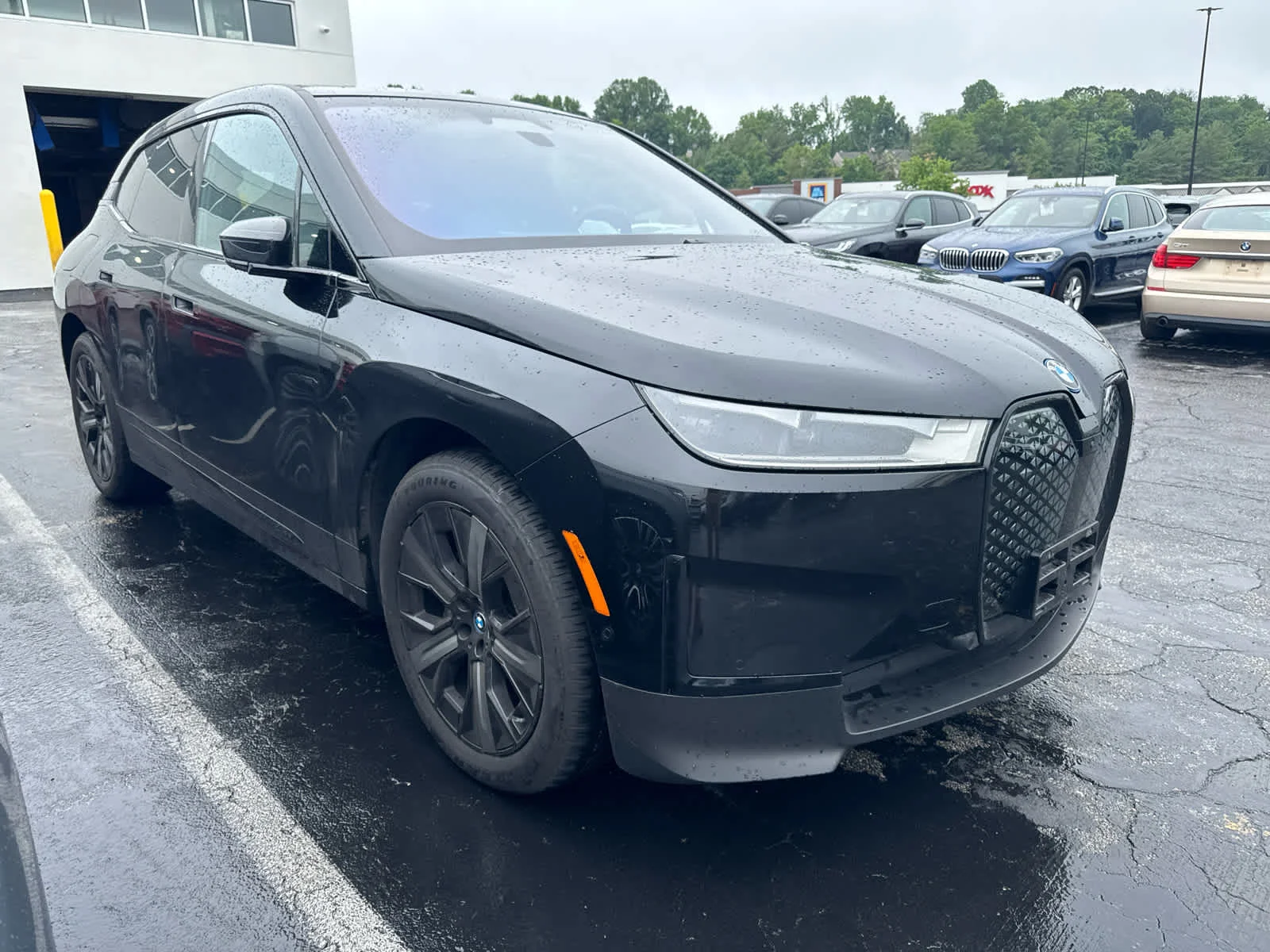 2024 BMW iX xDrive50's photo