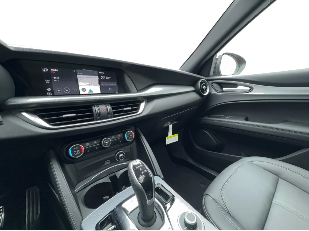 New 2026 Red Alfa Romeo Base image 48
