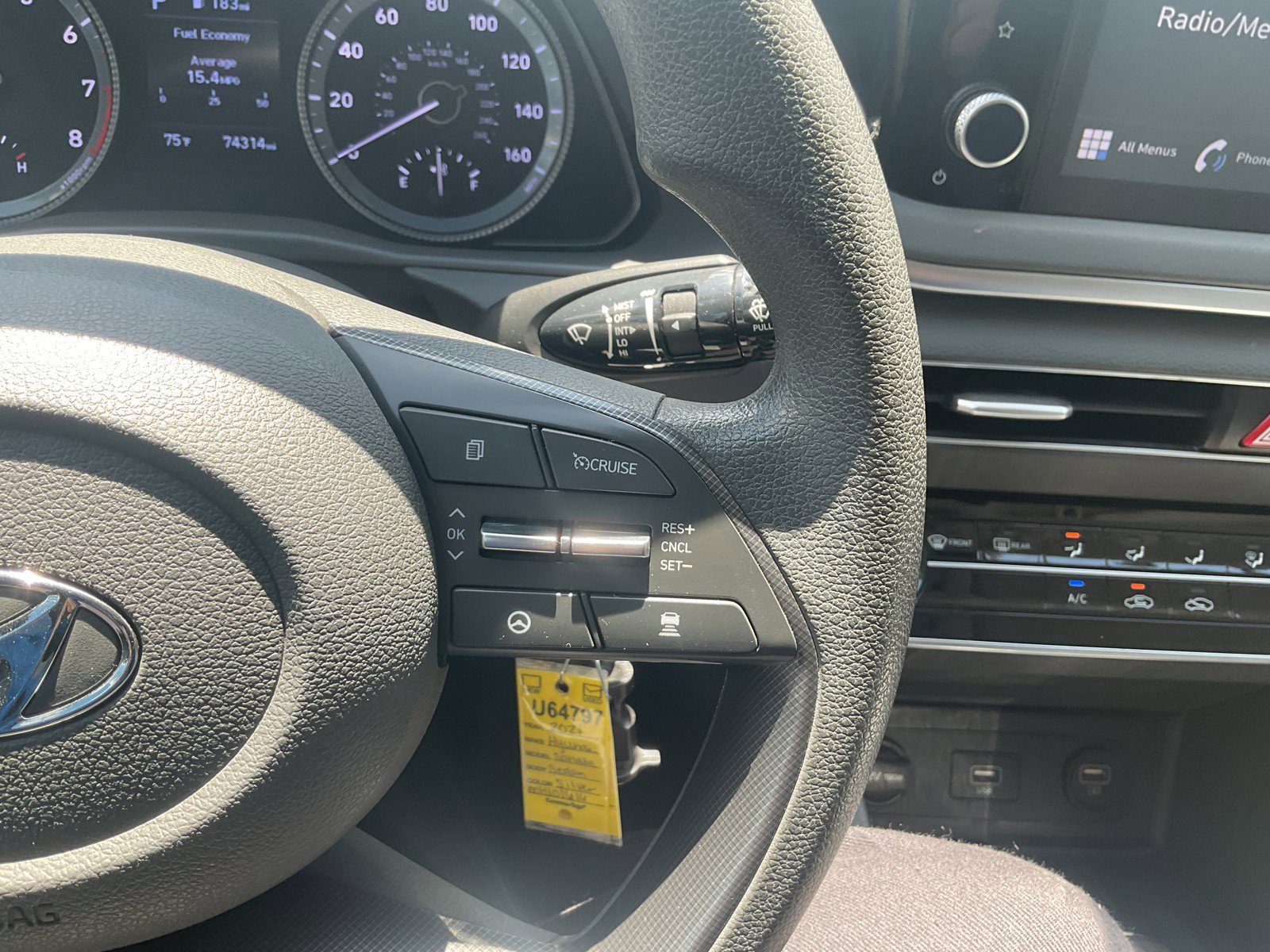 Used 2021 Shimmering Silver Pearl Hyundai SE image 18