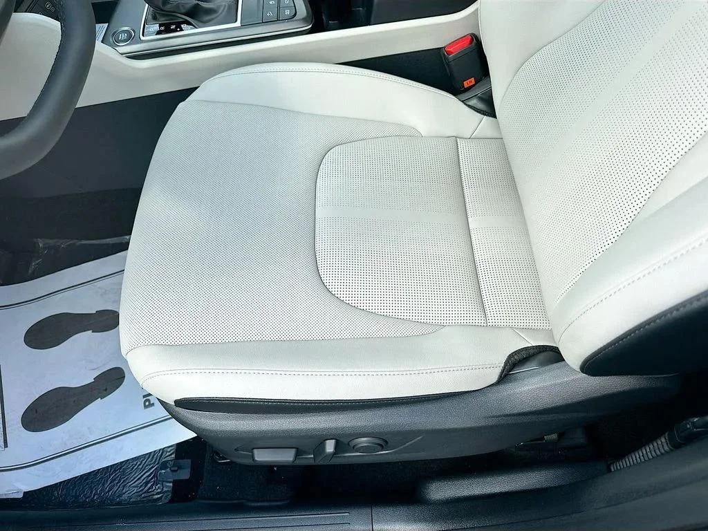 2026 Kia Sportage EX - Photo 18