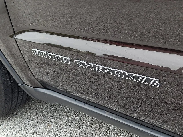 Used 2017 Brown Jeep Limited image 30