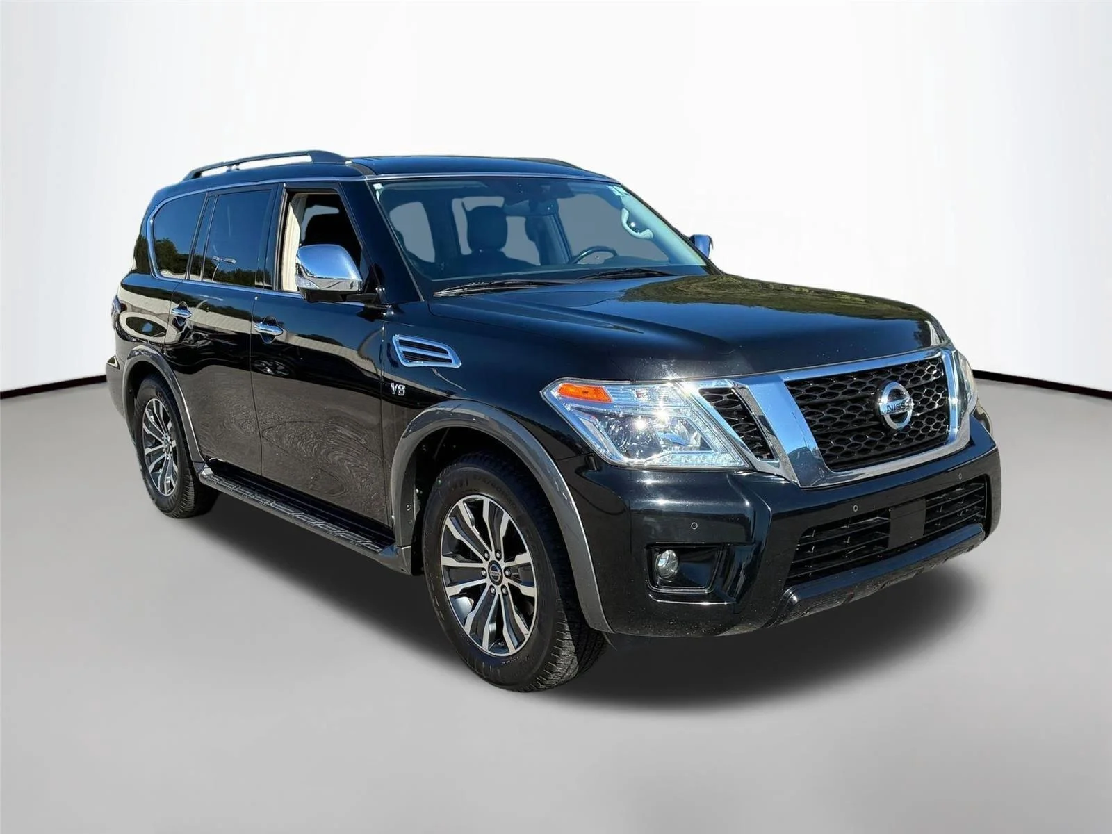 Used 2020 Super Black Nissan SL image 3