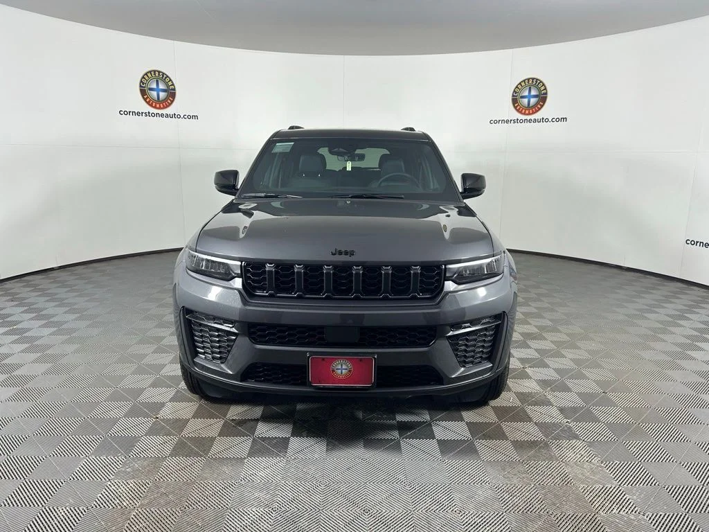 New 2026 Baltic Gray Metallic Clear-Coat Exterior Paint Jeep Altitude image 16