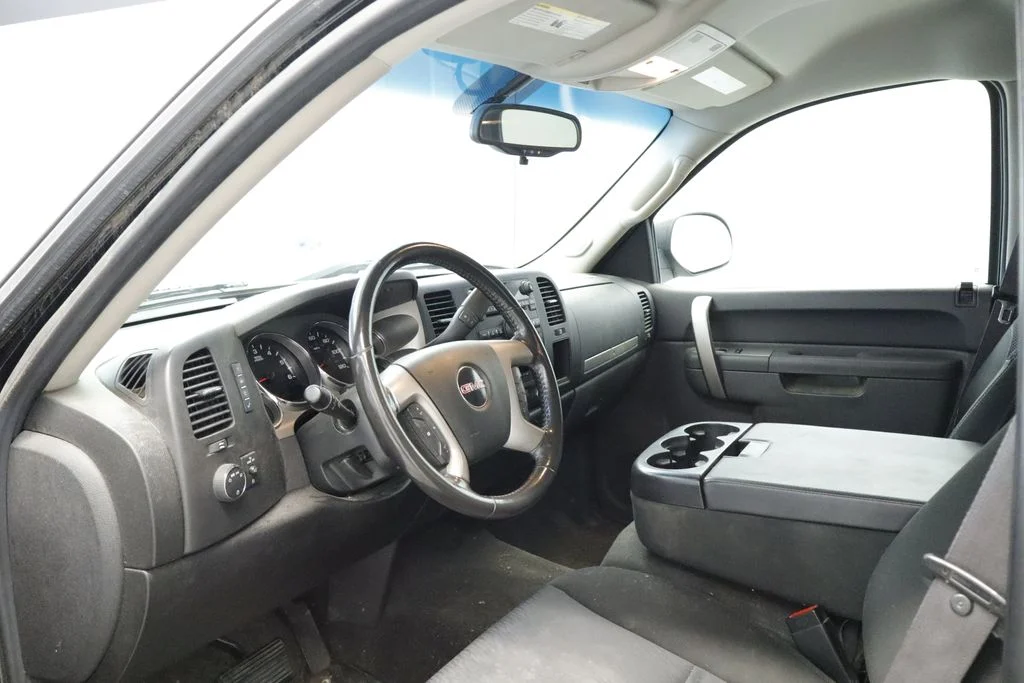 Used 2011 Black GMC SLE image 26