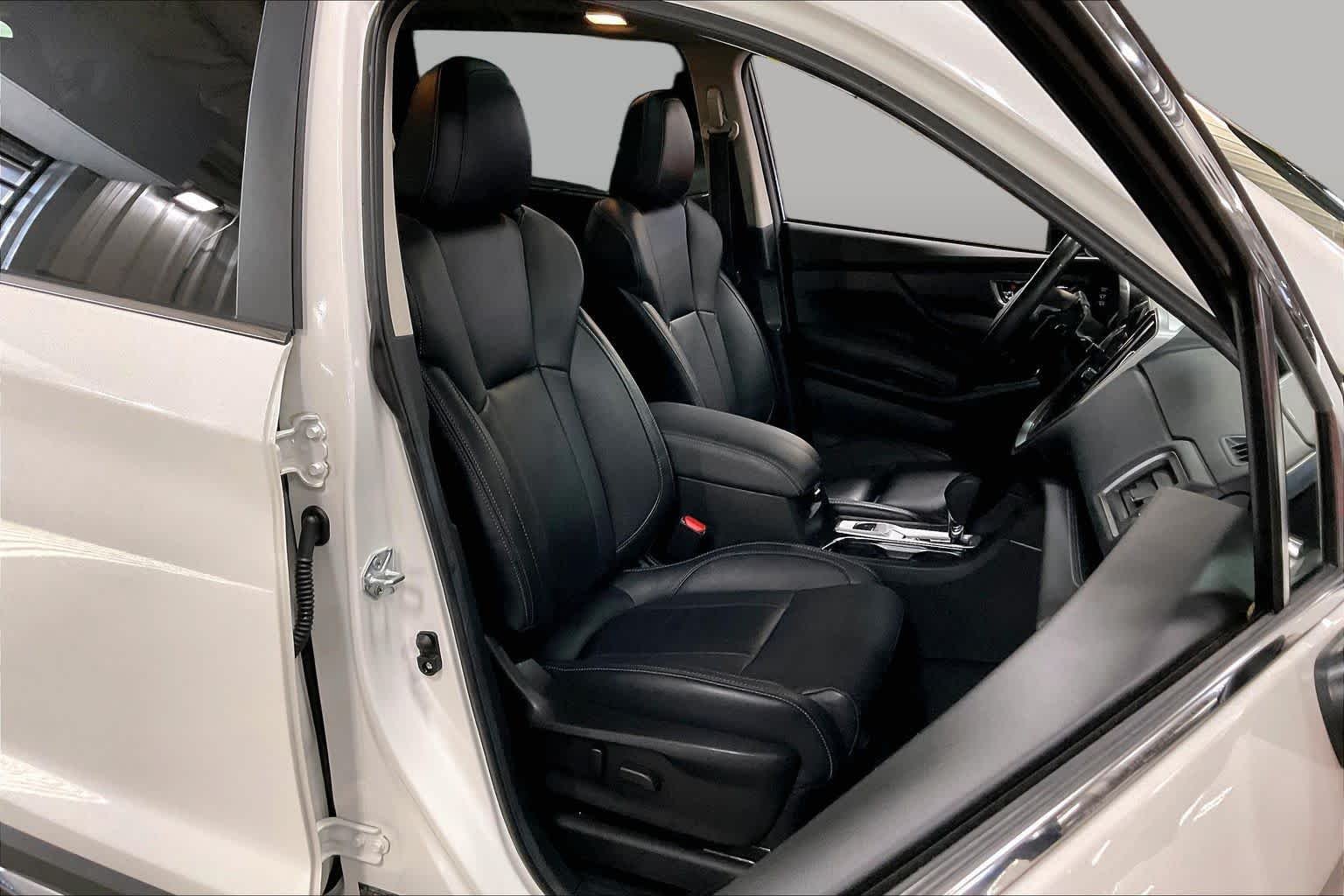 Used 2023 Crystal White Pearl Subaru Limited image 9