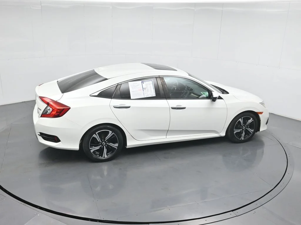 Used 2016 White Honda Touring image 36