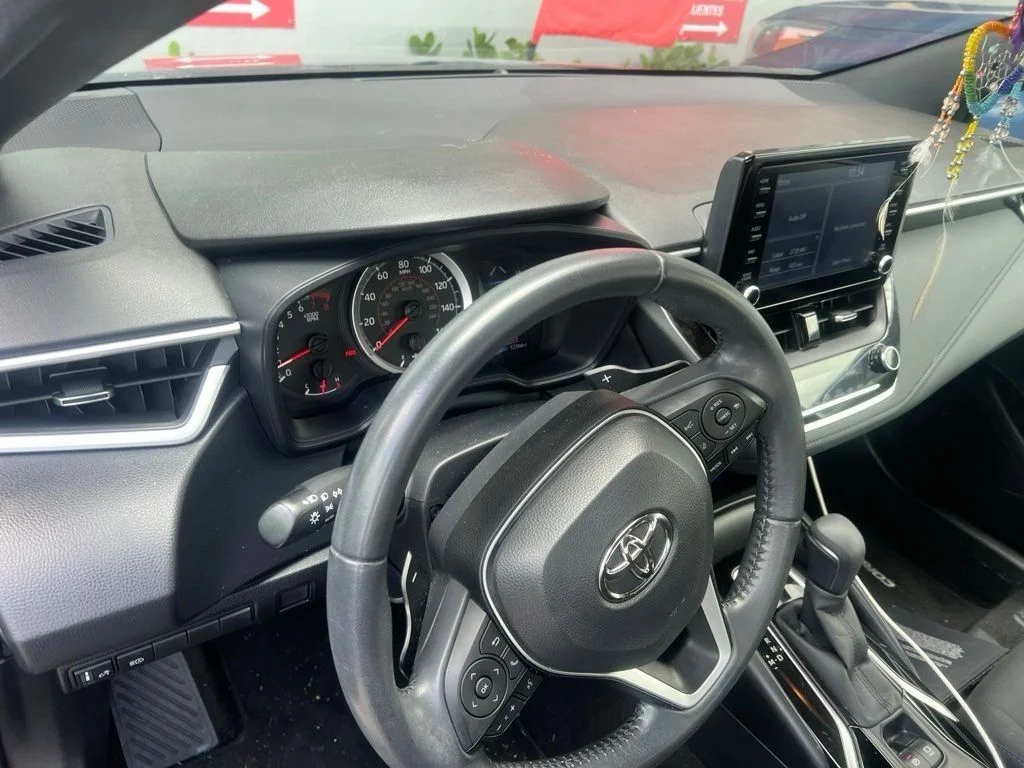 Used 2022  Toyota SE image 10