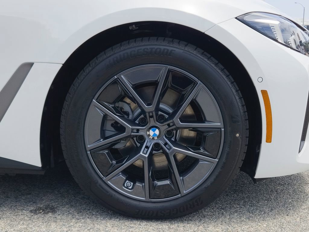 New 2026 Alpine White BMW eDrive40 image 6
