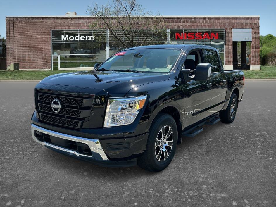 2024 Nissan Titan SV 4X2 Crew Cab's photo