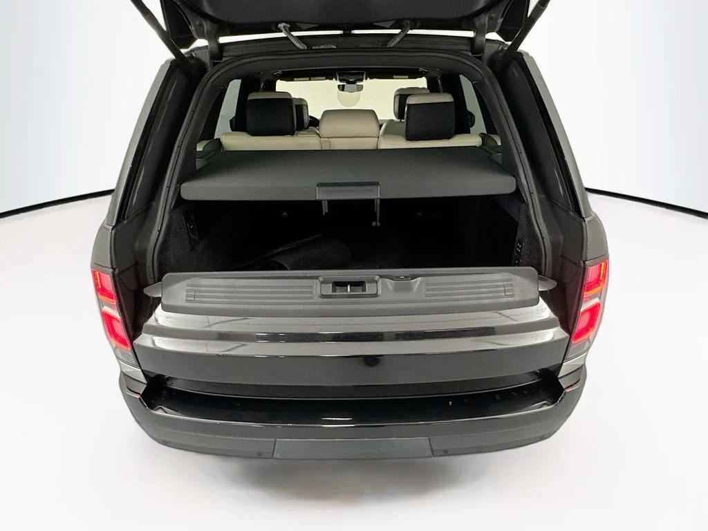 Used 2022 Black Land Rover Westminster image 25