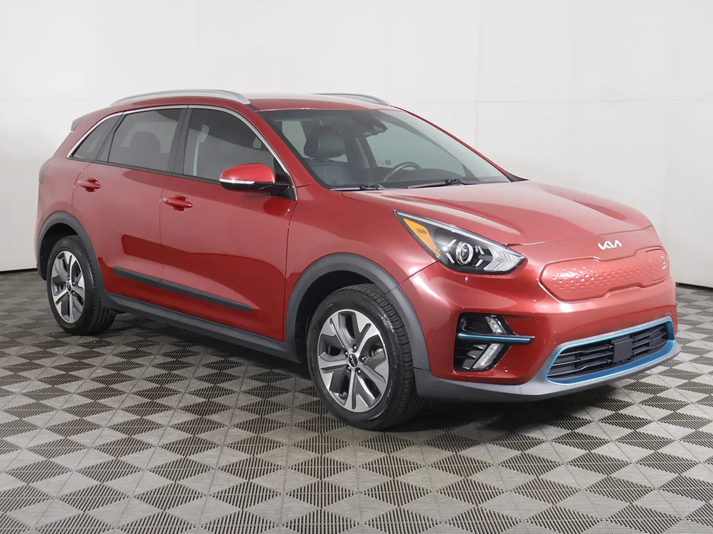 Used 2022 Kia Niro EX with VIN KNDCC3LG4N5150492 for sale in Parma, OH