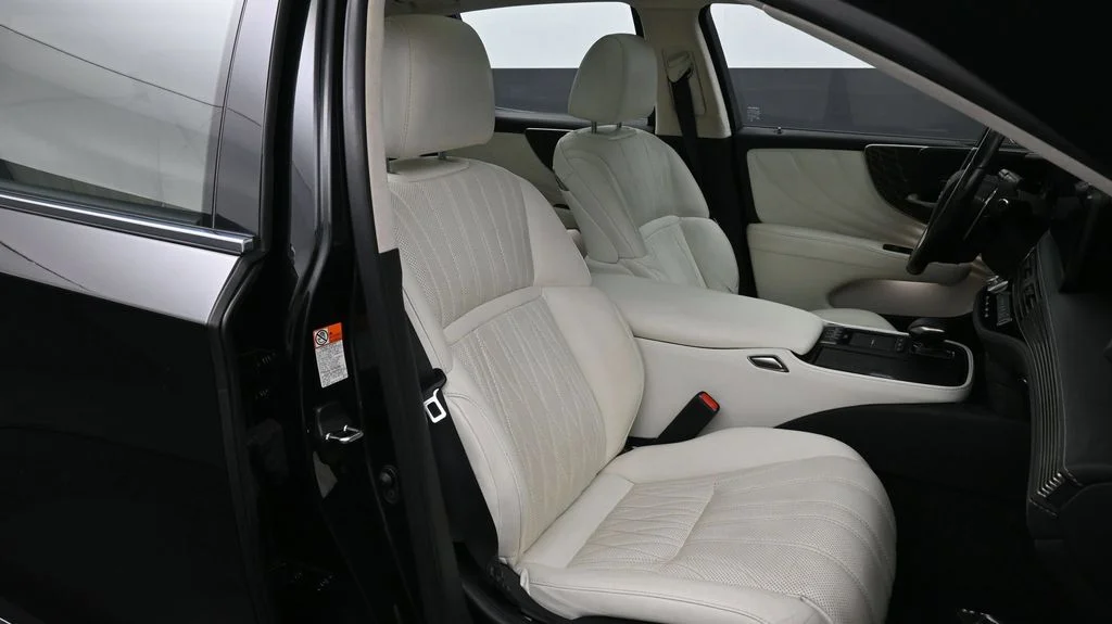 Used 2022 Black Lexus 500 Base image 17