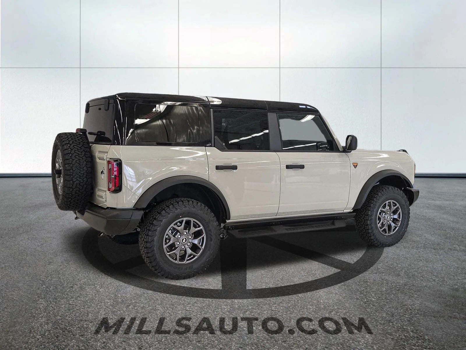 New 2025 Desert Sand Ford Badlands® image 8