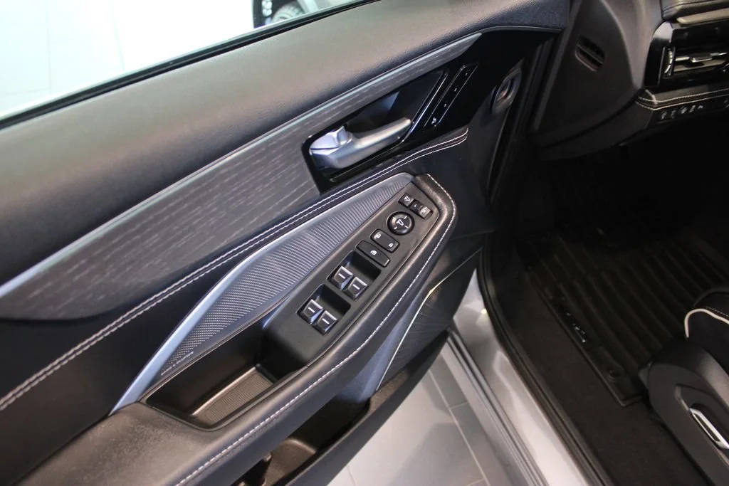 Used 2026 Liquid Carbon Metallic Acura SH-AWD with Advance Package image 68