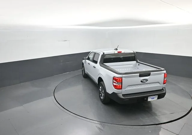 New 2026 Space White Metallic Ford XLT image 19