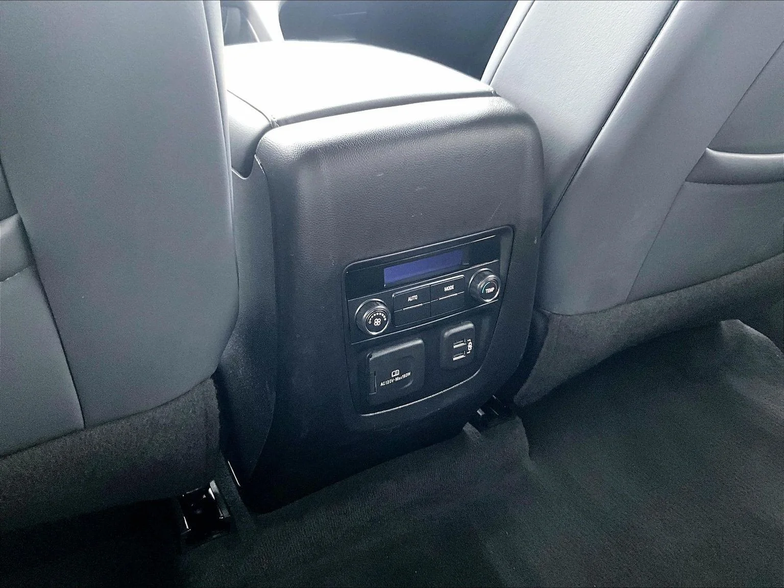 Used 2022 Black Buick Essence image 35