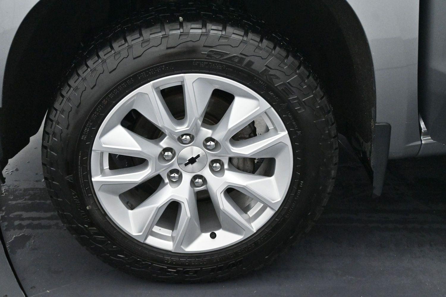 Used 2021 SATIN STEEL METALLIC Chevrolet Custom image 35