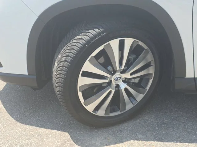 Used 2022 White Subaru Limited image 35