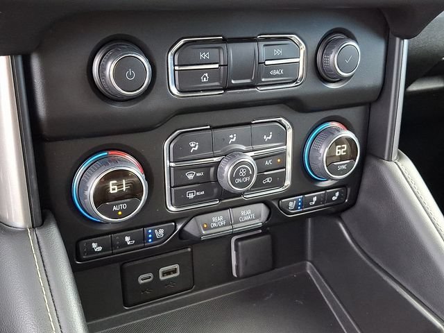Used 2024 Iridescent Pearl Tricoat Chevrolet Premier image 17
