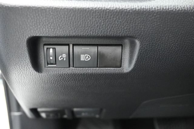 Used 2025 White Toyota XLE image 21