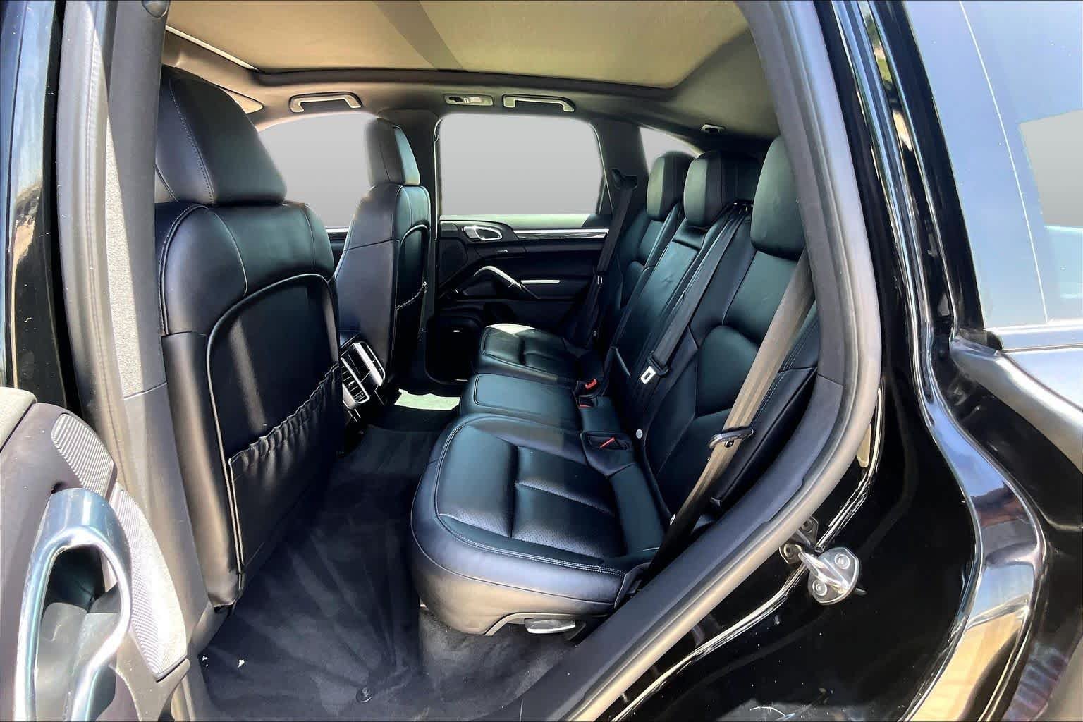 Used 2016 Black Porsche S E-Hybrid image 19