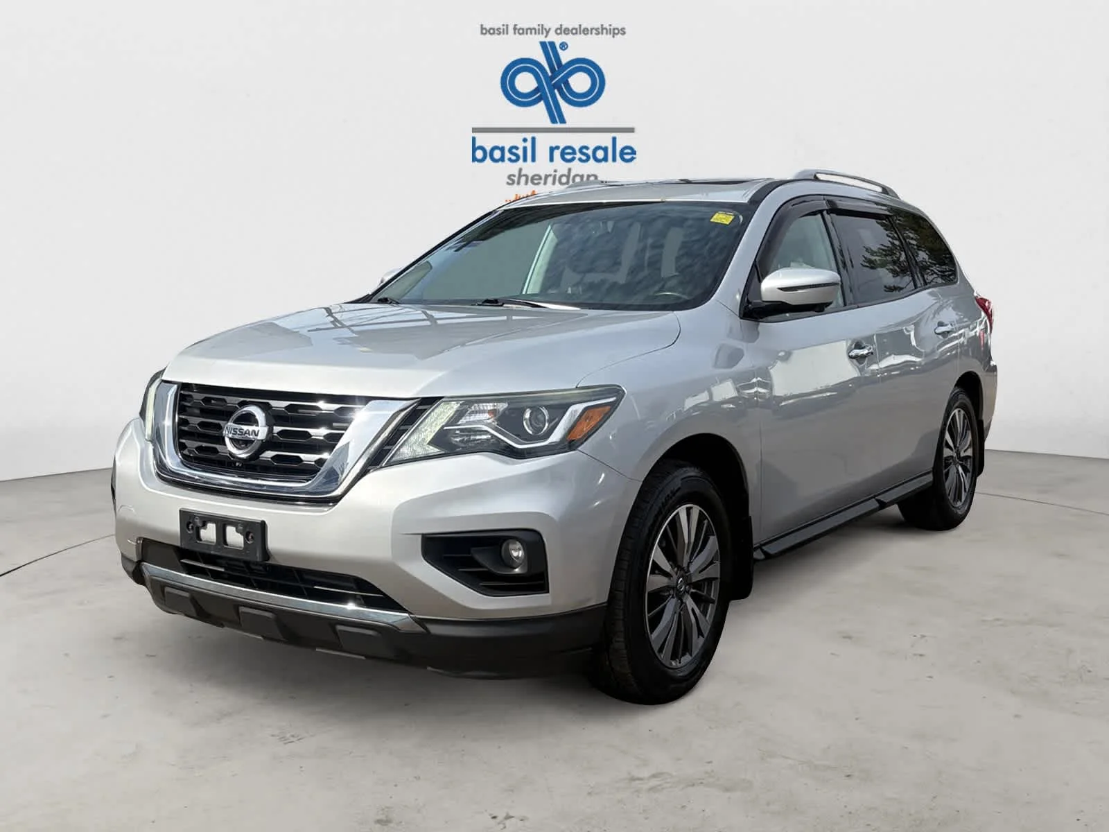 Used 2017 Nissan Pathfinder SL with VIN 5N1DR2MM0HC901424 for sale in Buffalo, NY