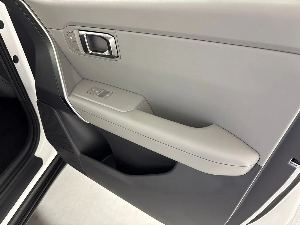 New 2027 Snow White Pearl Kia EX image 45