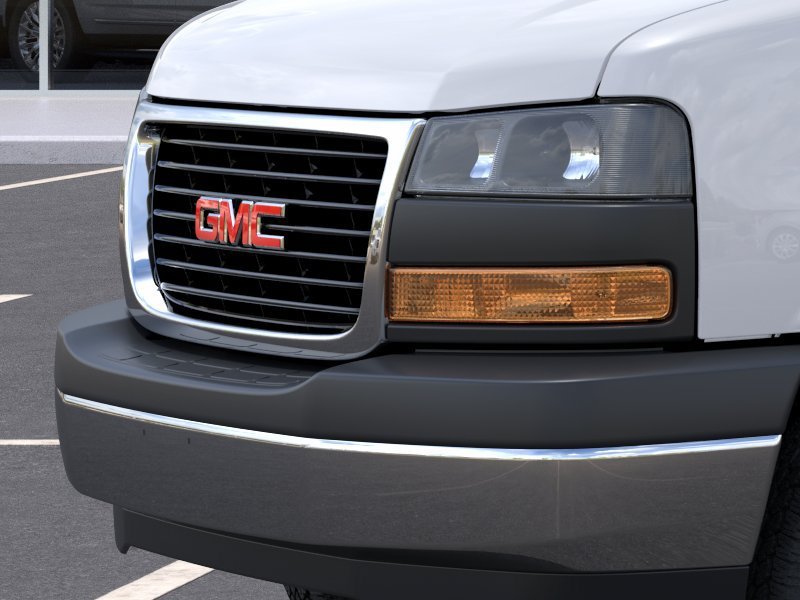 New 2025 Summit White GMC 1WT image 13
