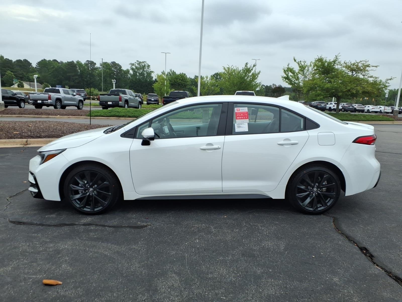 New 2026 Ice Cap Toyota SE image 3