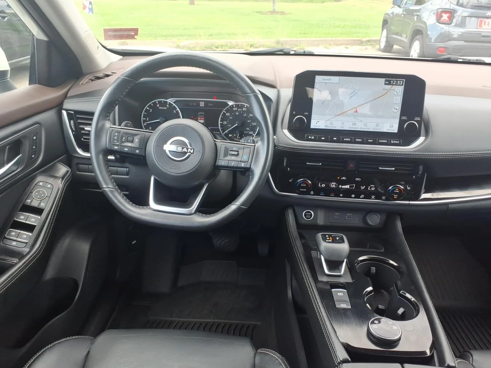 Used 2023 Pearl White Nissan SL image 17