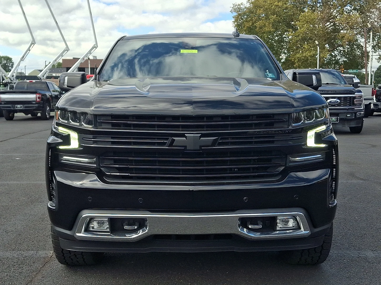 Used 2022 Mosaic Black Metallic Chevrolet High Country image 3