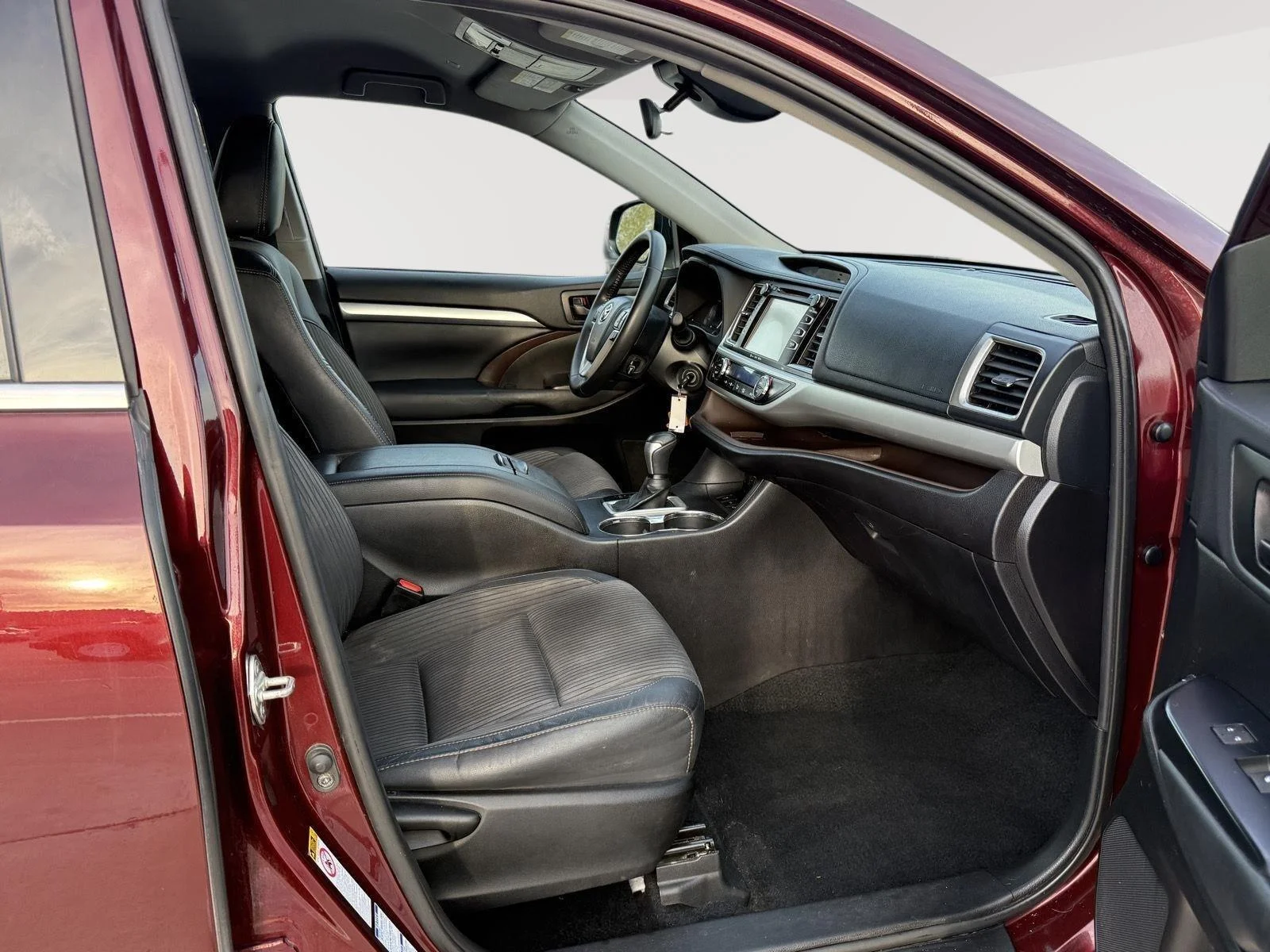 Used 2019 Ooh La La Rouge Mica Toyota LE Plus image 13