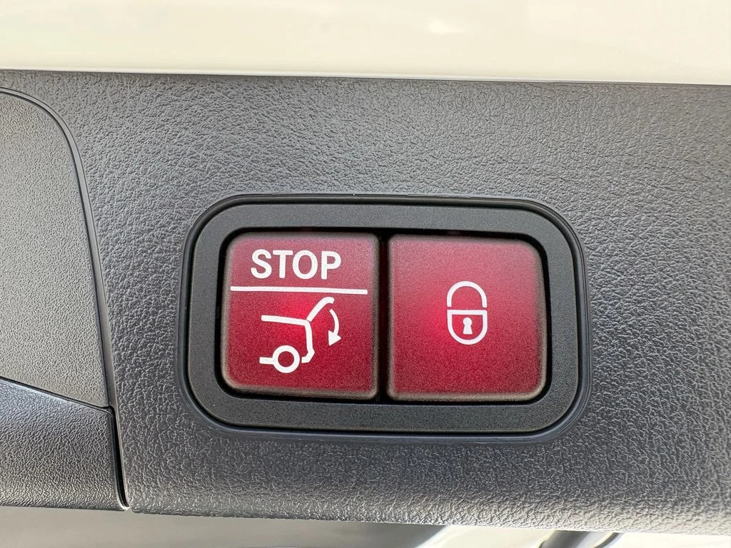 Used 2023 White Mercedes-Benz 300 image 28