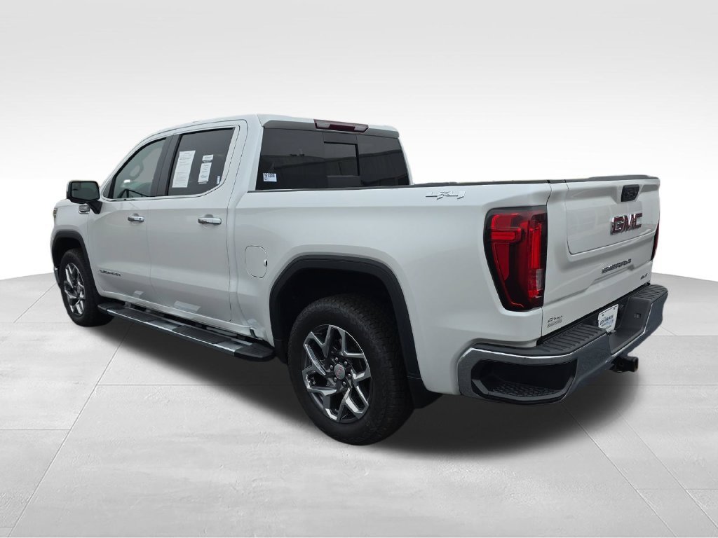 Used 2024 White GMC SLT image 4