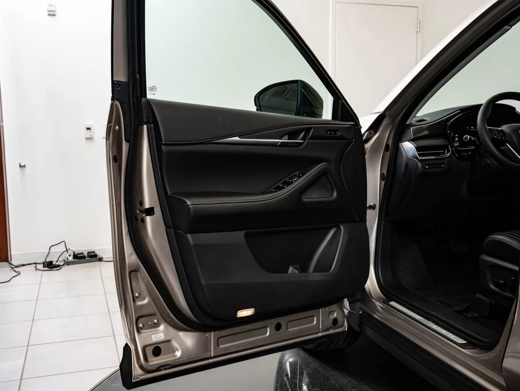 Used 2023 Warm Titanium INFINITI LUXE image 28