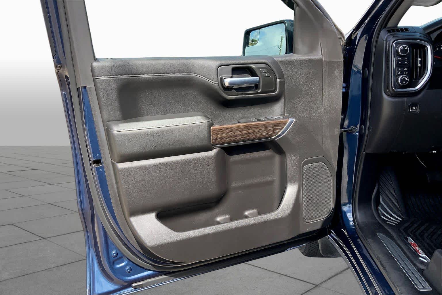 Used 2020 Northsky Blue Metallic Chevrolet RST image 21