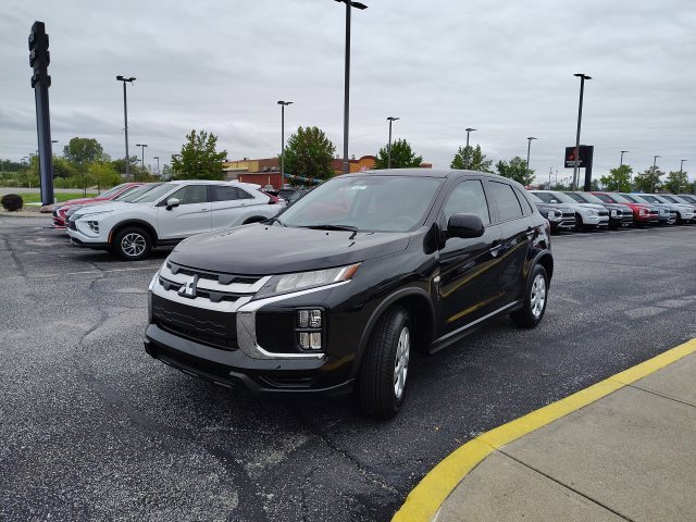 New 2027 Black Mitsubishi 2.0 S image 3