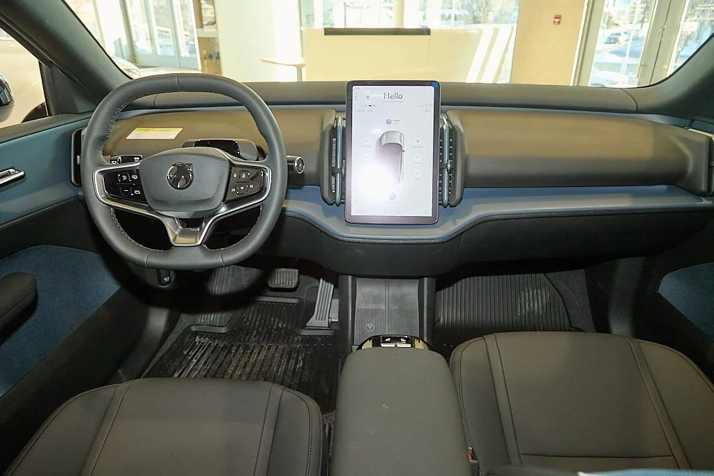 New 2026 Crystal White Volvo Plus image 16