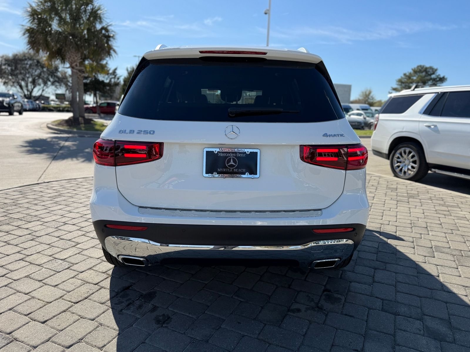 New 2026 Polar White Mercedes-Benz GLB 250 image 9
