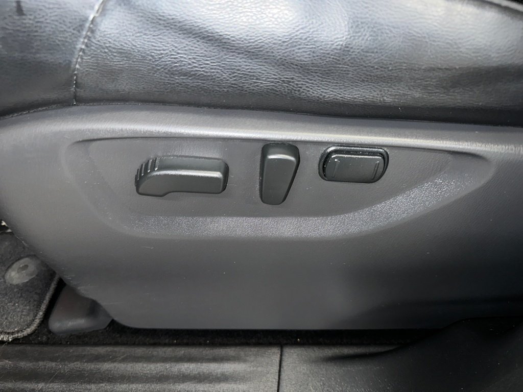 Used 2024 Super Black Nissan SL image 3