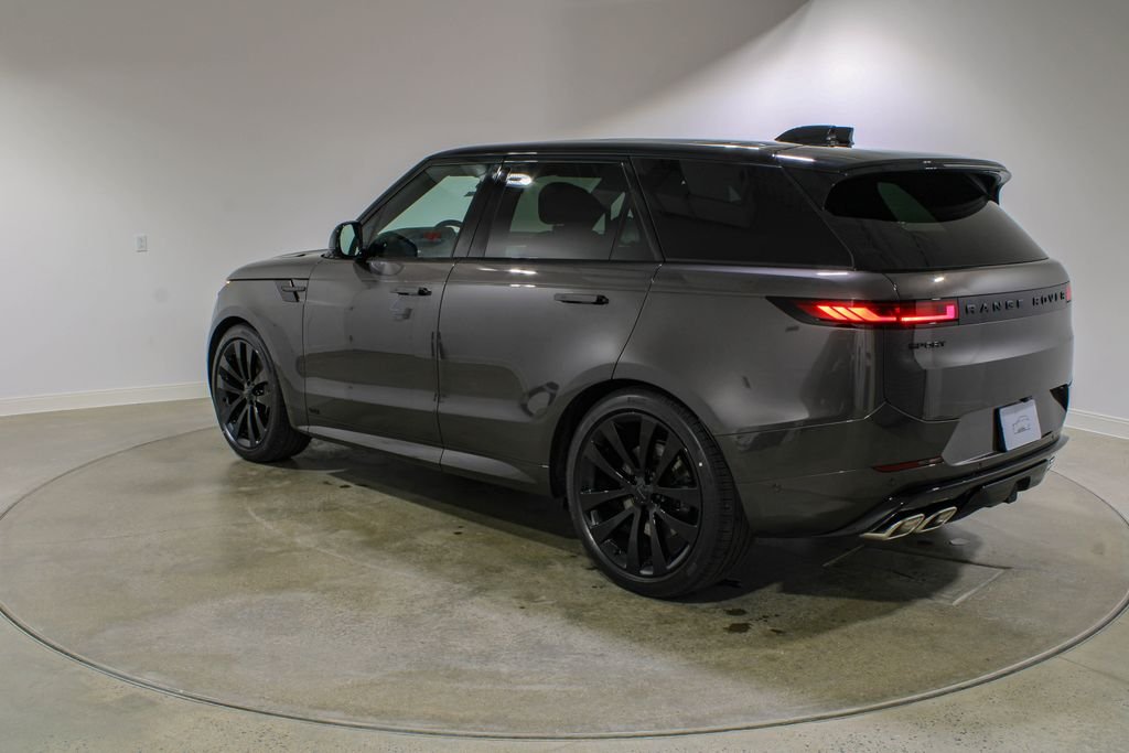 New 2026 Charente Grey Land Rover Dynamic SE P530 V8 image 3