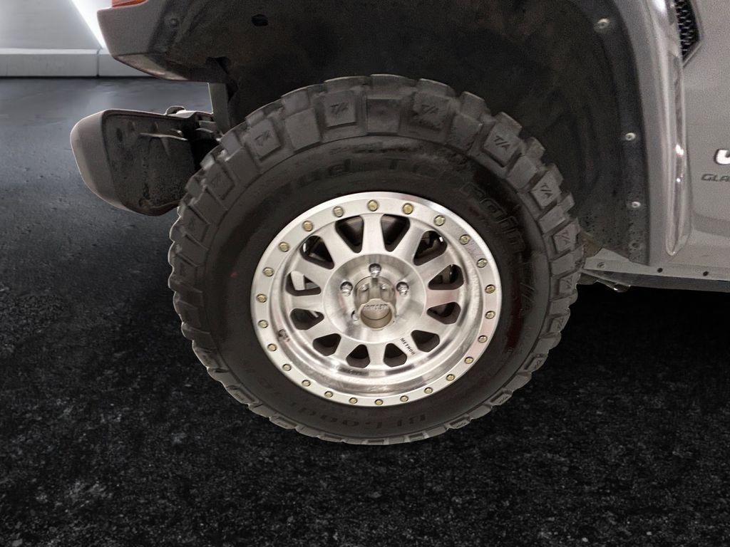 Used 2023 Gray Jeep Overland image 27