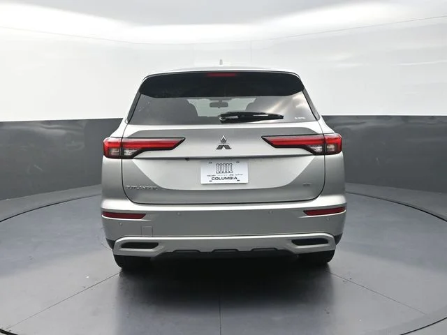 Used 2023  Mitsubishi  image 8