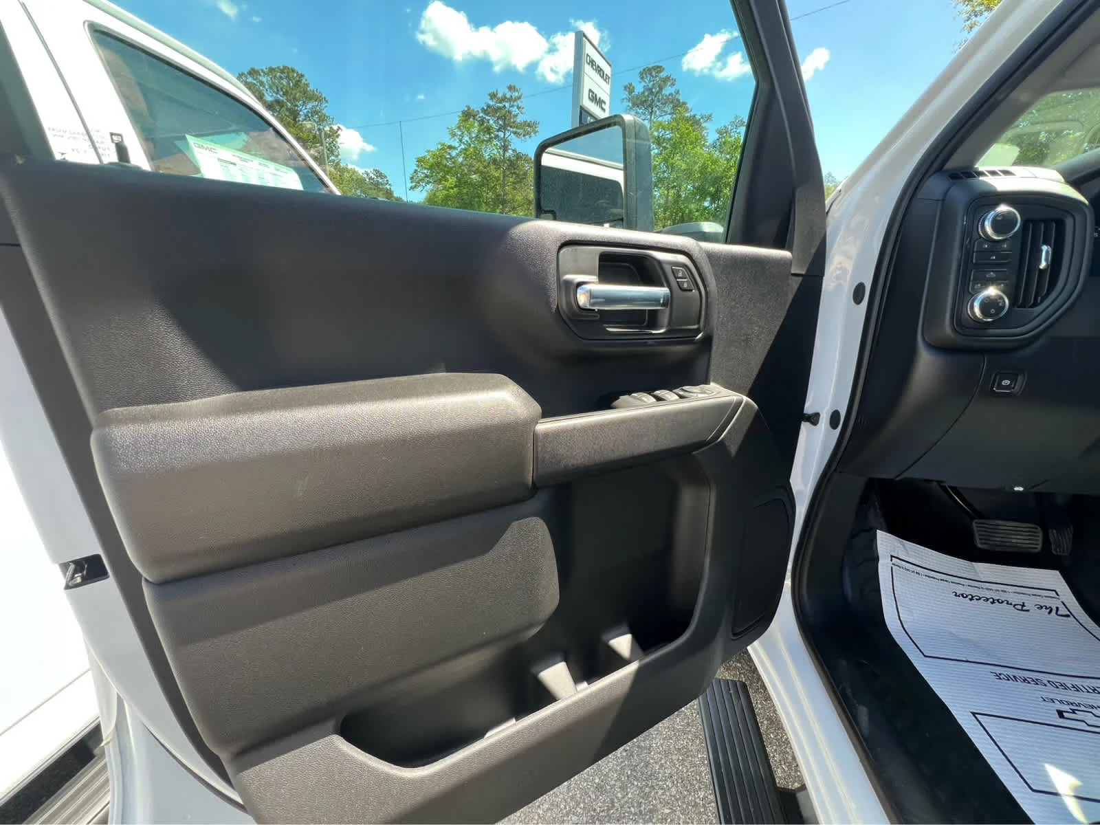 New 2026 Summit White GMC Pro image 5