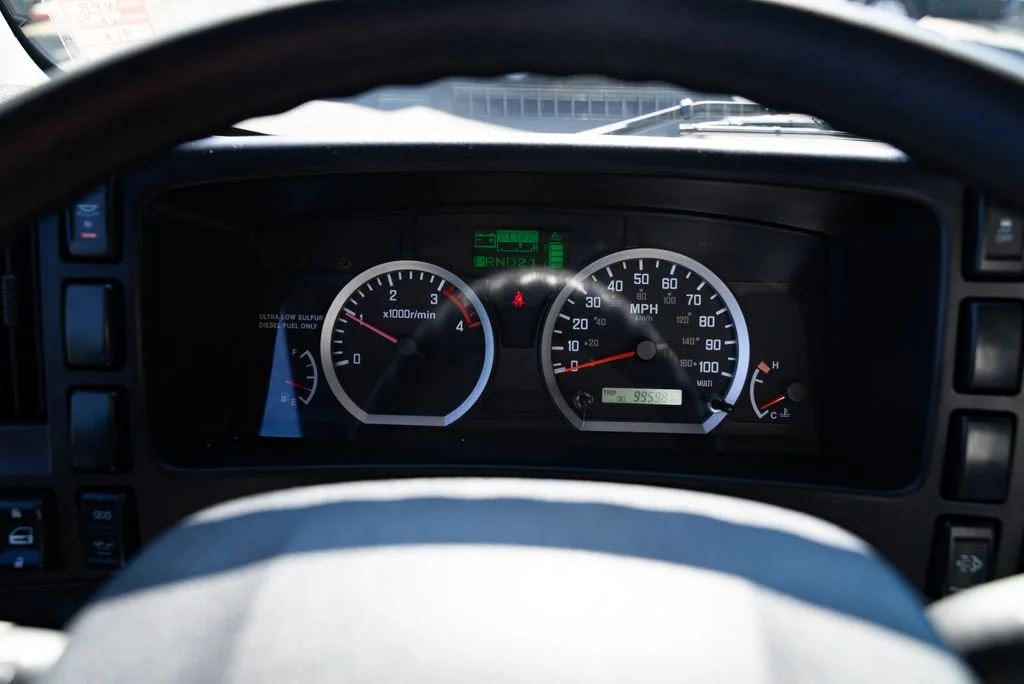 Used 2023  Isuzu  image 11