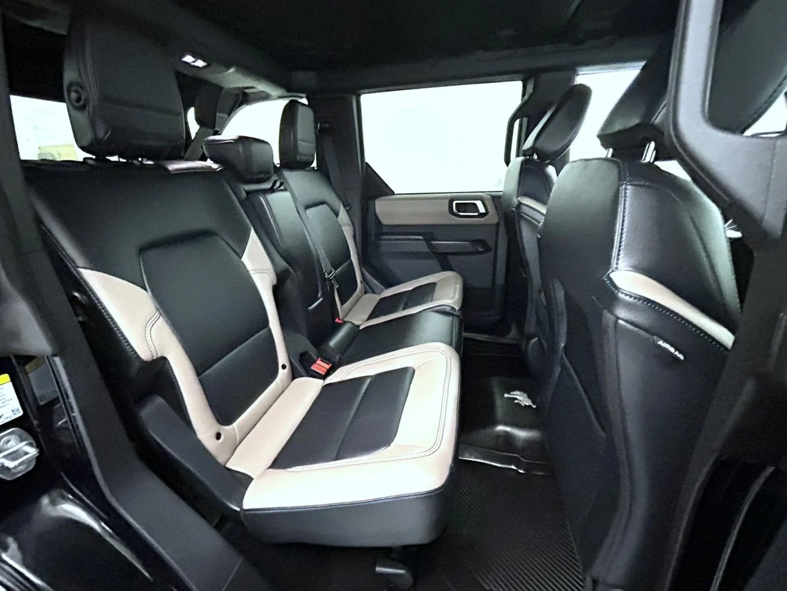 Used 2024 Black Ford Wildtrak image 18