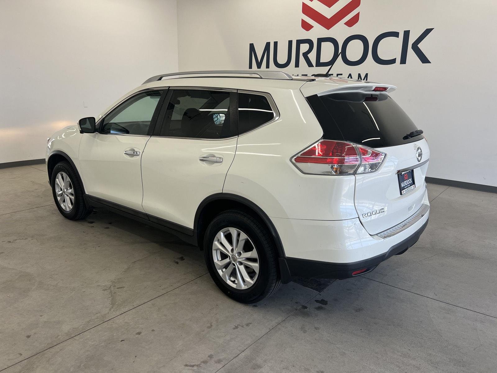 Used 2016 Pearl White Nissan SV image 2