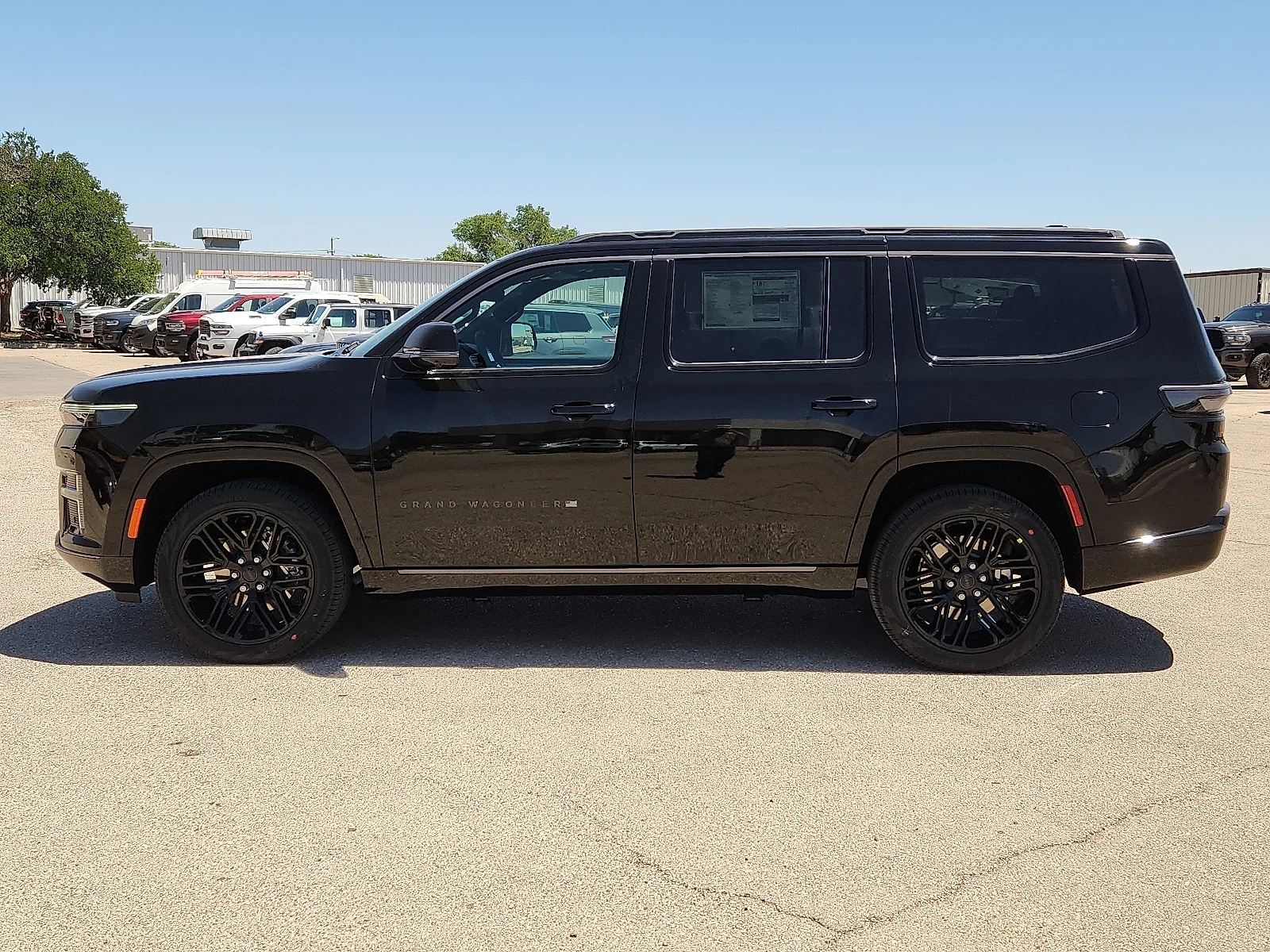 New 2026 High Gloss Black  Paint Jeep LIMITED RESERVE 4X4 image 2