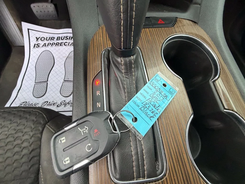 Used 2017 EBONY TWILIGHT METALLIC GMC SLE image 29